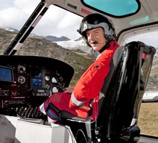 Bild: Air-Zermatt-Pilot Daniel Aufdenblatten (Foto: Jens Goerlich)				                    					                    